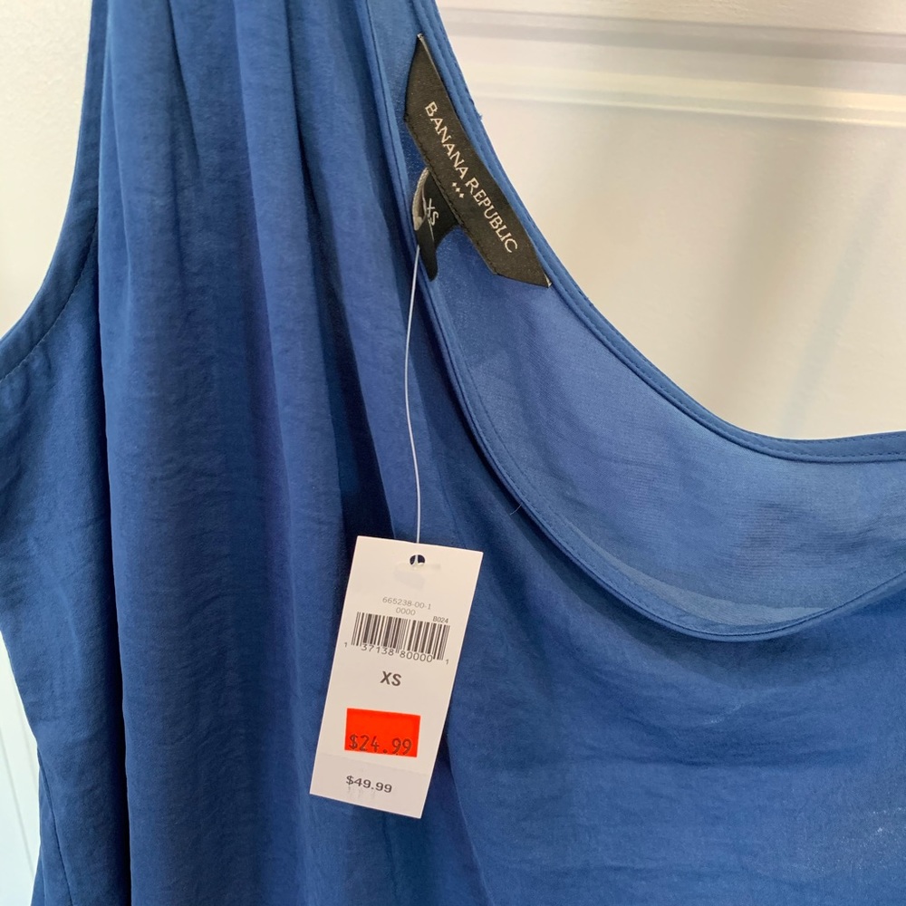 One shoulder top